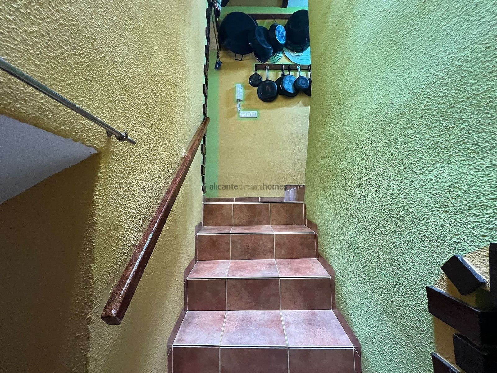 3 bedroom Townhouse for sale in Elche de la Sierra - € 75,000 (Ref: 9131162)