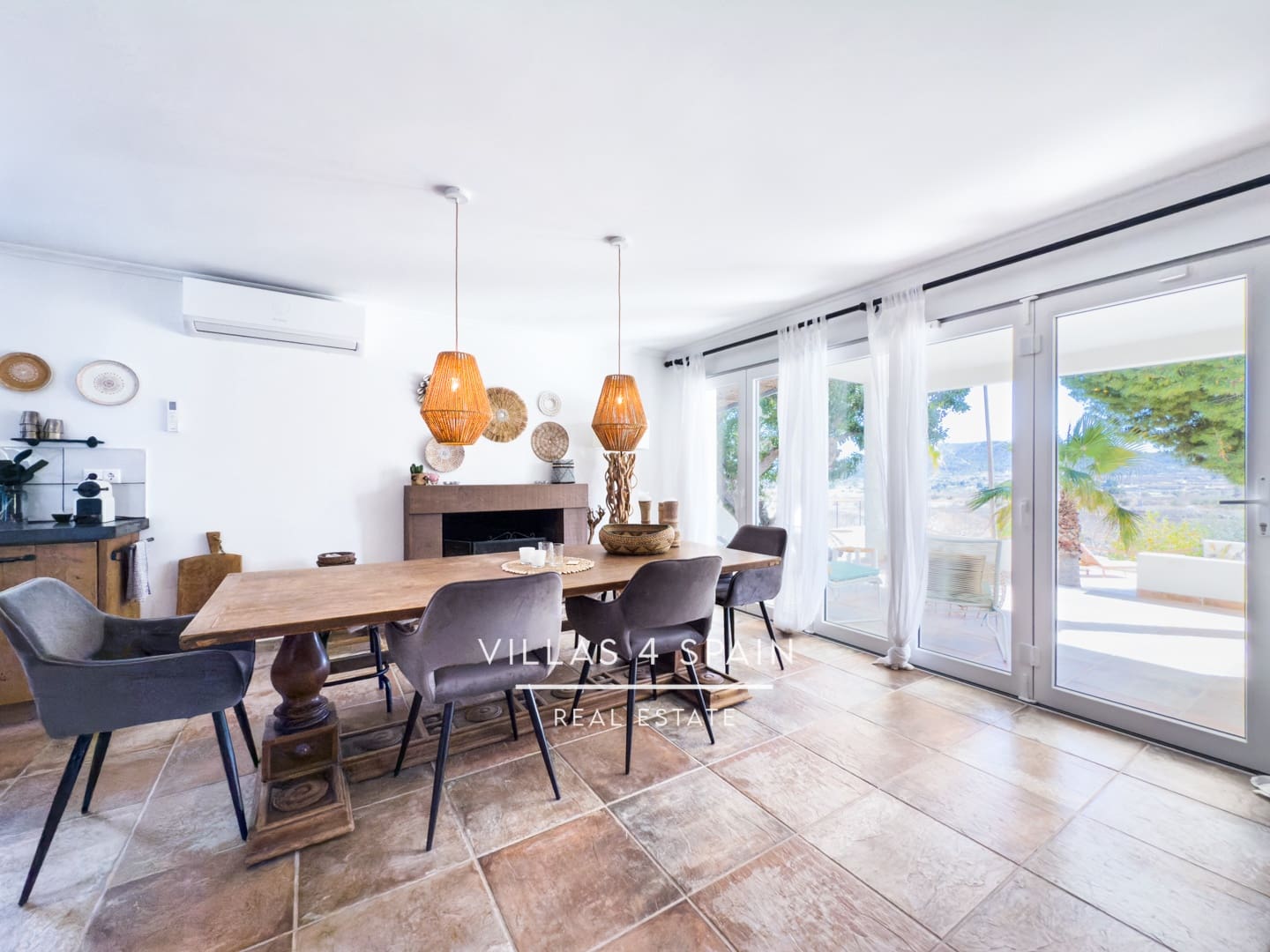 8 bedroom Villa for sale in La Romana with pool - € 789,000 (Ref: 9132183)