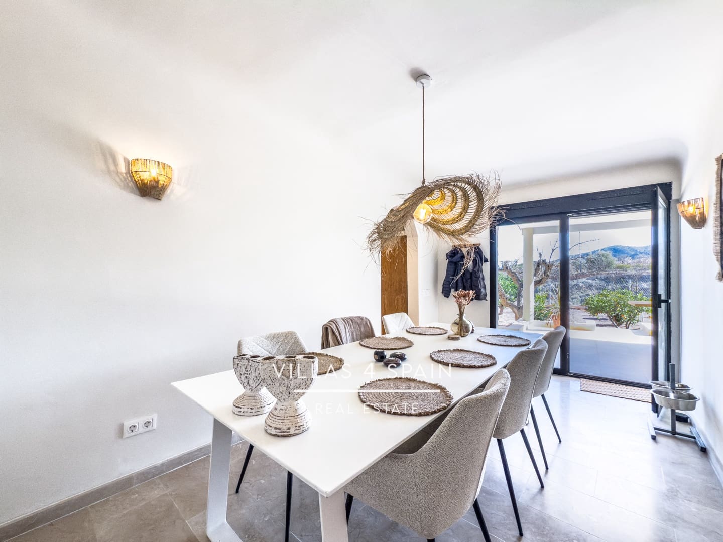 8 bedroom Villa for sale in La Romana with pool - € 789,000 (Ref: 9132183)