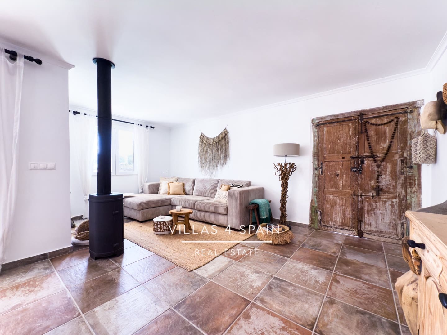 8 bedroom Villa for sale in La Romana with pool - € 789,000 (Ref: 9132183)