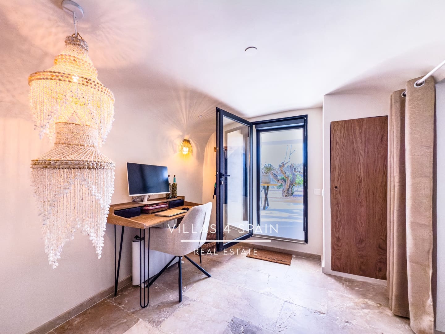 8 bedroom Villa for sale in La Romana with pool - € 789,000 (Ref: 9132183)