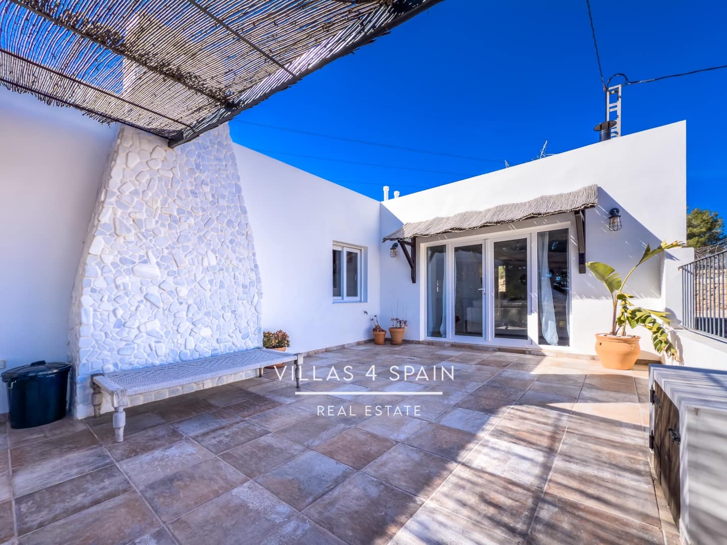 8 bedroom Villa for sale in La Romana with pool - € 789,000 (Ref: 9132183)