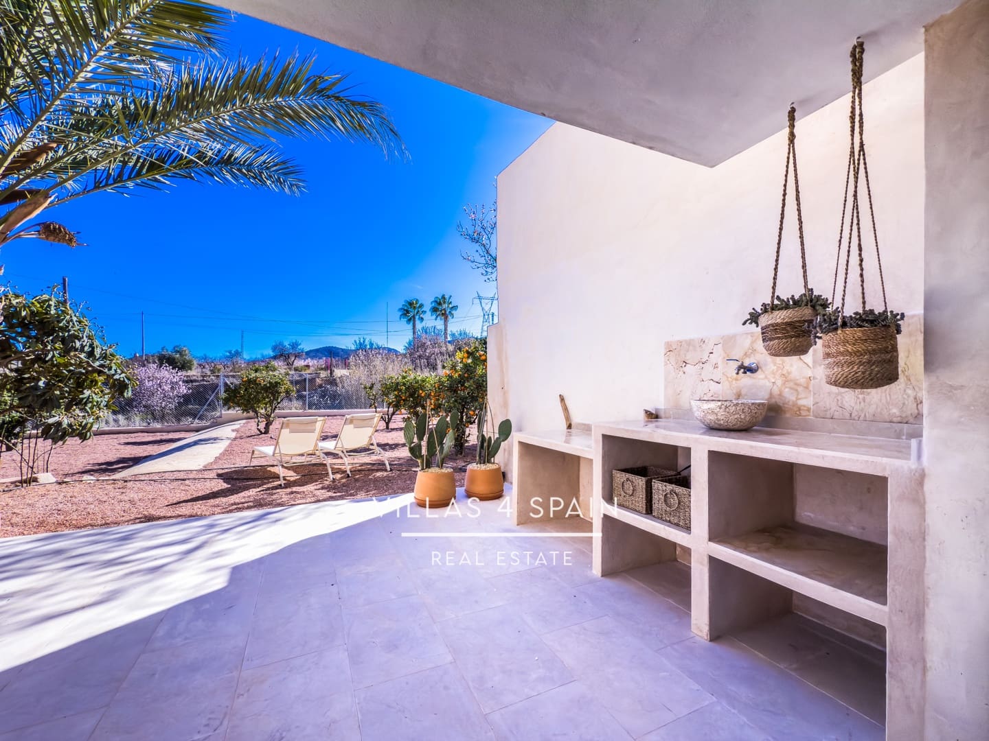 8 bedroom Villa for sale in La Romana with pool - € 789,000 (Ref: 9132183)