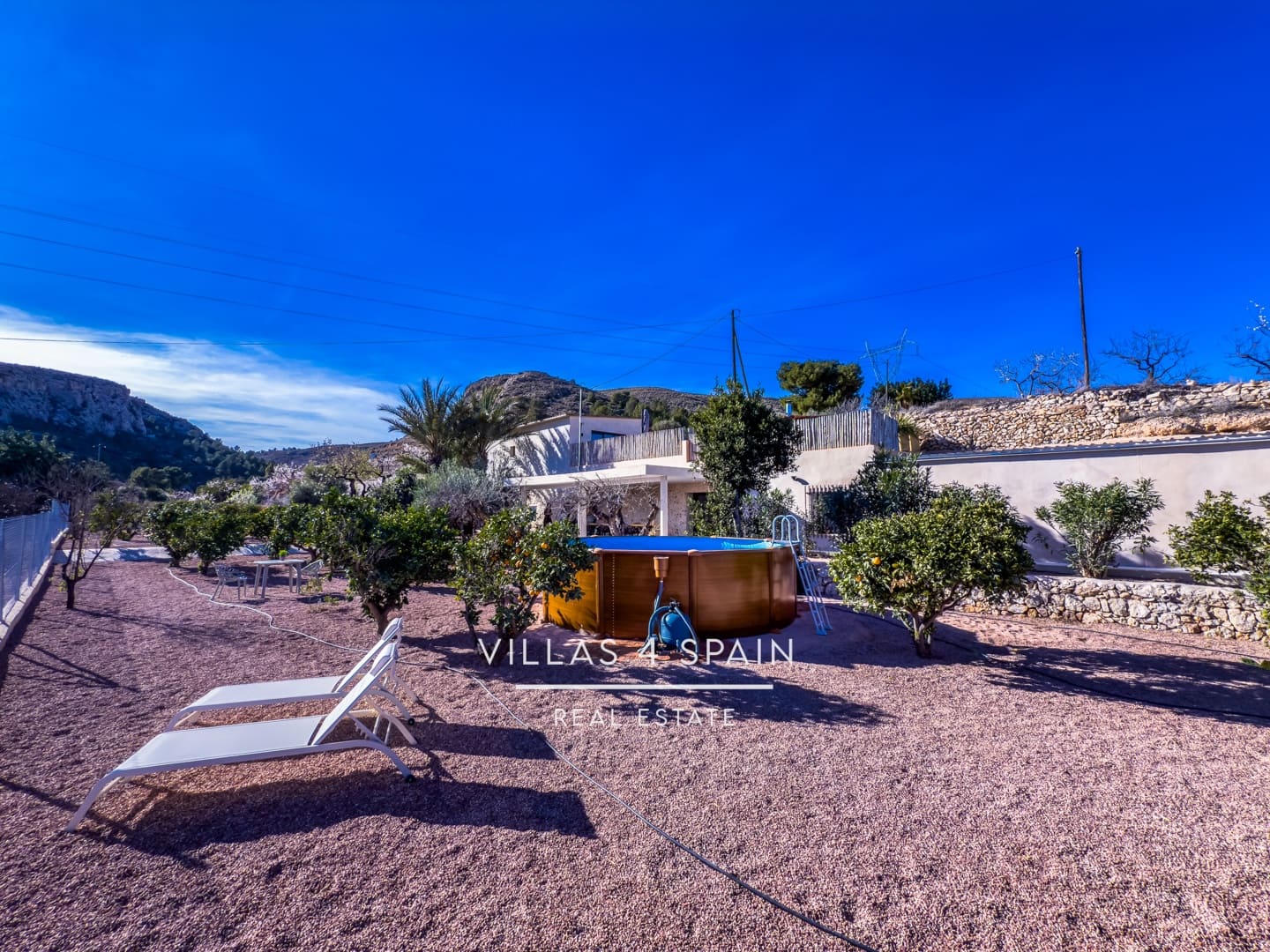 8 bedroom Villa for sale in La Romana with pool - € 789,000 (Ref: 9132183)