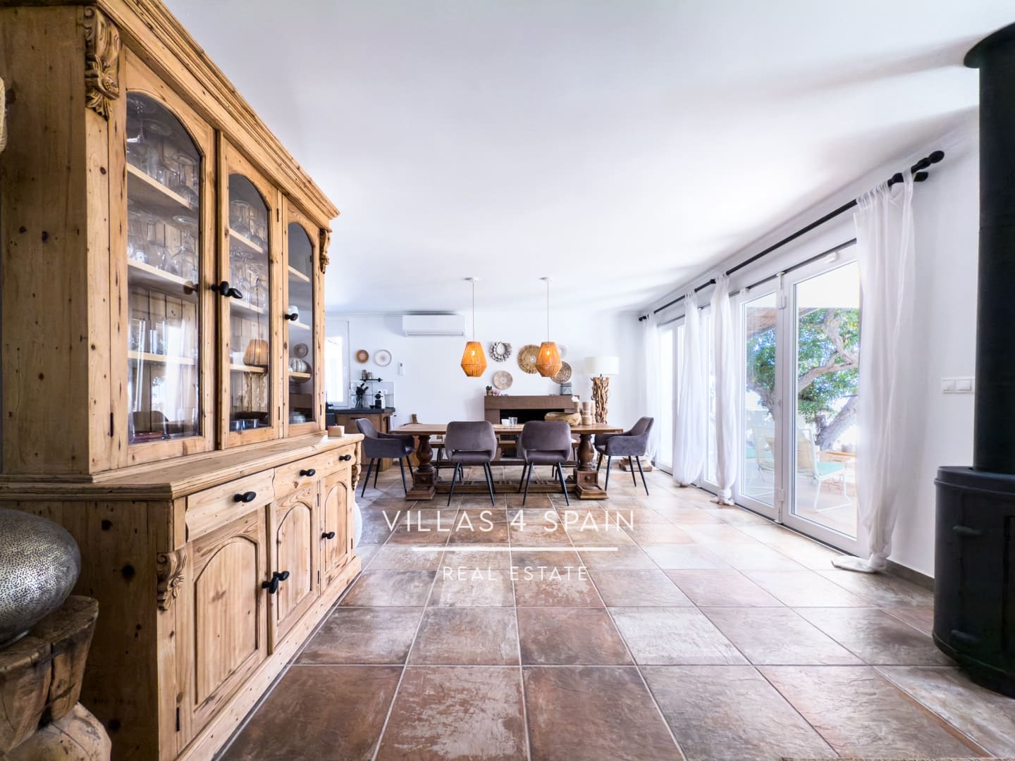 8 bedroom Villa for sale in La Romana with pool - € 789,000 (Ref: 9132183)