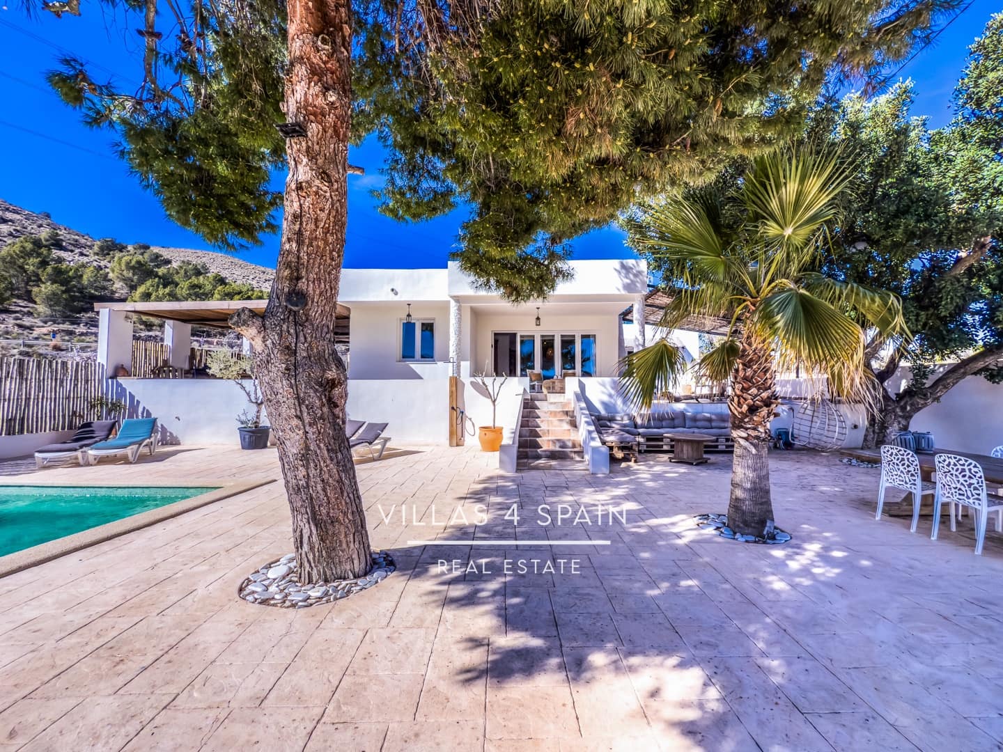 8 bedroom Villa for sale in La Romana with pool - € 789,000 (Ref: 9132183)