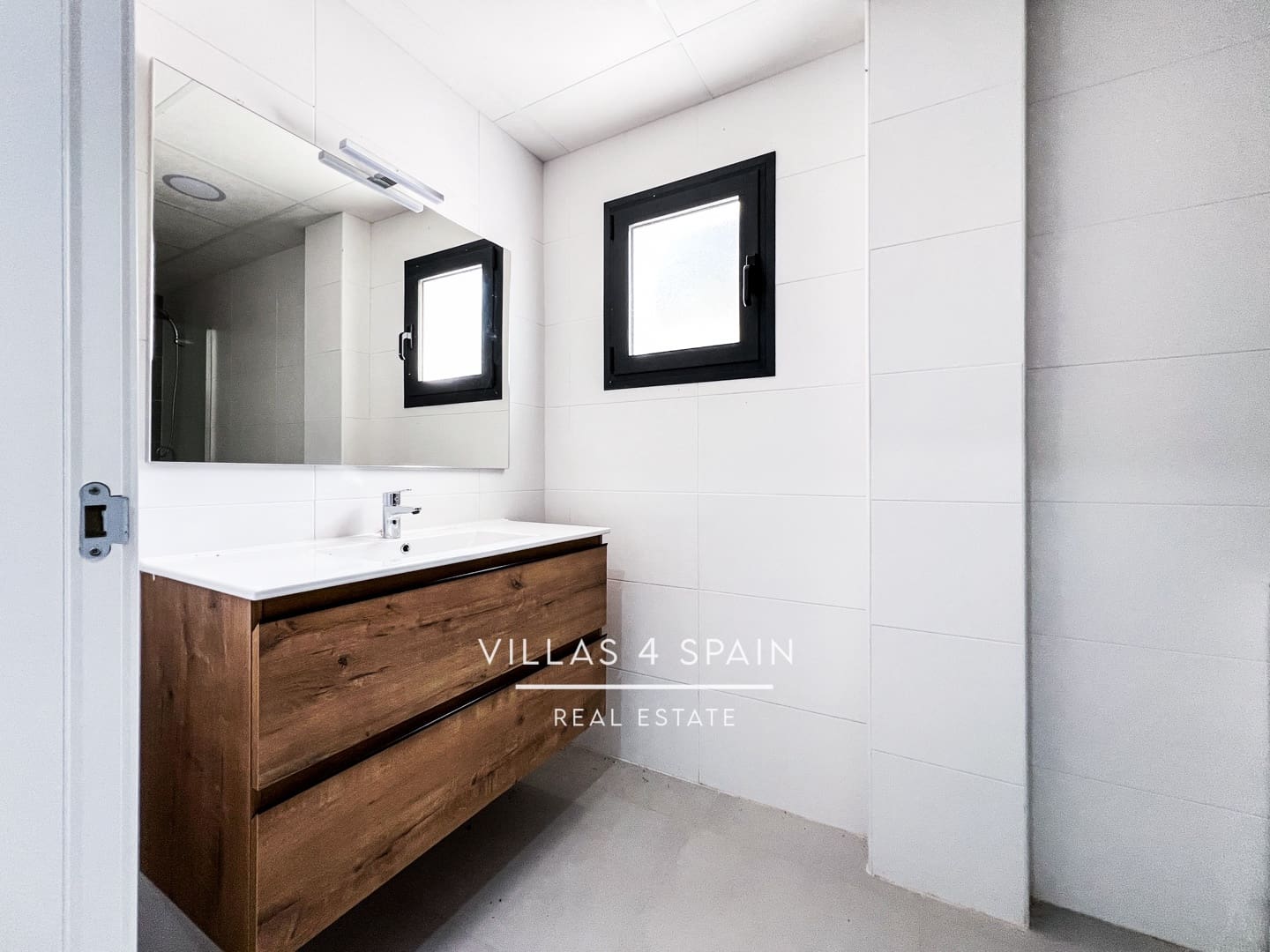 3 bedroom Villa for sale in Pinoso with pool - € 339,995 (Ref: 9132184)