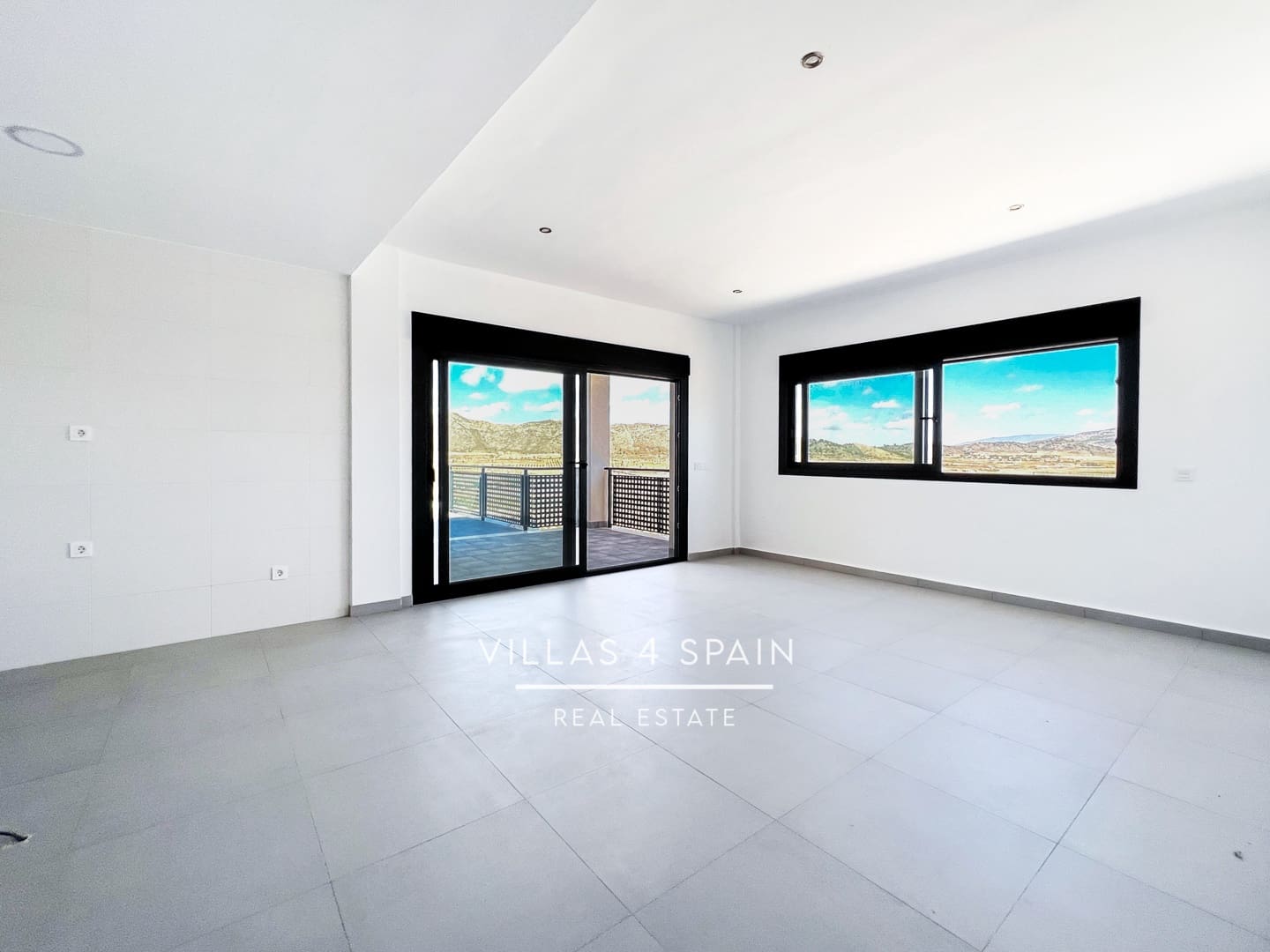 3 bedroom Villa for sale in Pinoso with pool - € 339,995 (Ref: 9132184)