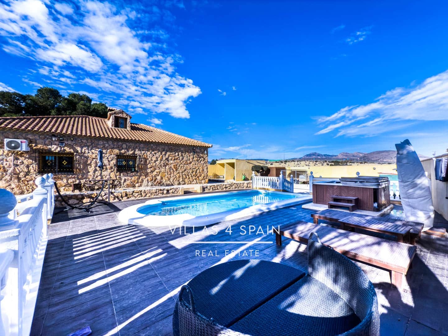 4 bedroom Villa for sale in Fortuna with pool - € 399,000 (Ref: 9132185)