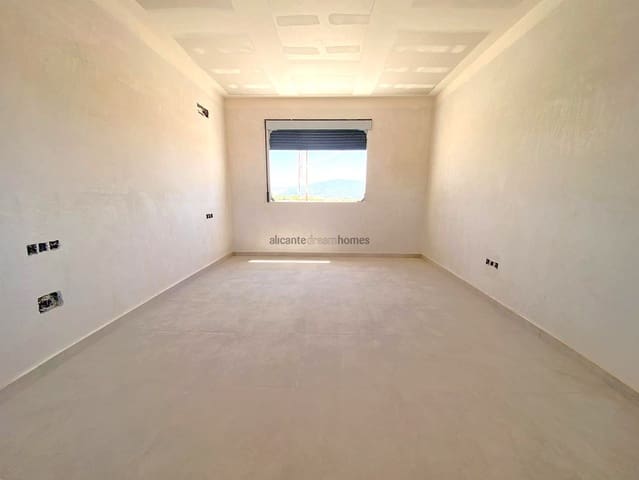 3 quarto Moradia para venda em Orihuela com piscina - 295 000 € (Ref: 9135123)