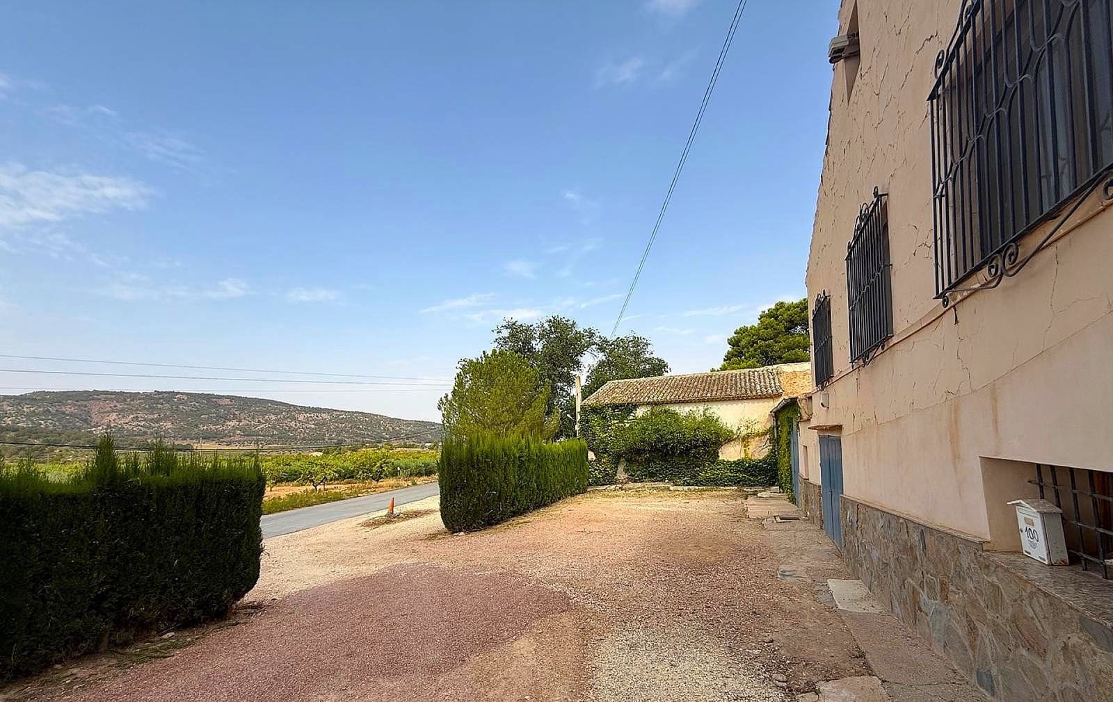 12 slaapkamer Finca/Landhuis te koop in Encebras met zwembad garage - € 529.000 (Ref: 9185987)