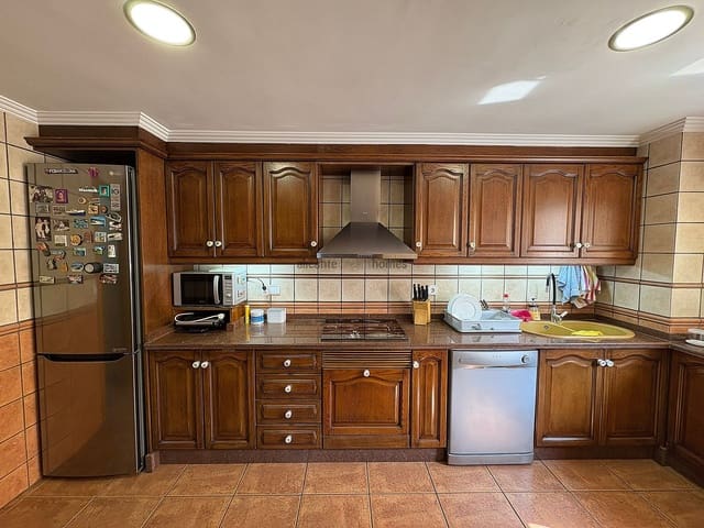 3 sypialnia Apartament na sprzedaż w Petrel / Petrer z garażem - 196 000 € (Ref: 9185988)