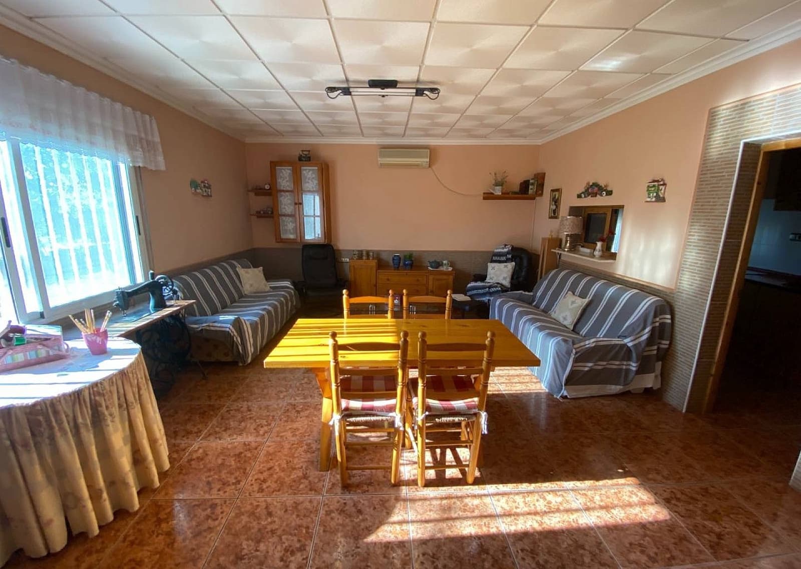 5 soveværelse Villa til salg i Sax med swimmingpool garage - € 299.995 (Ref: 9191383)