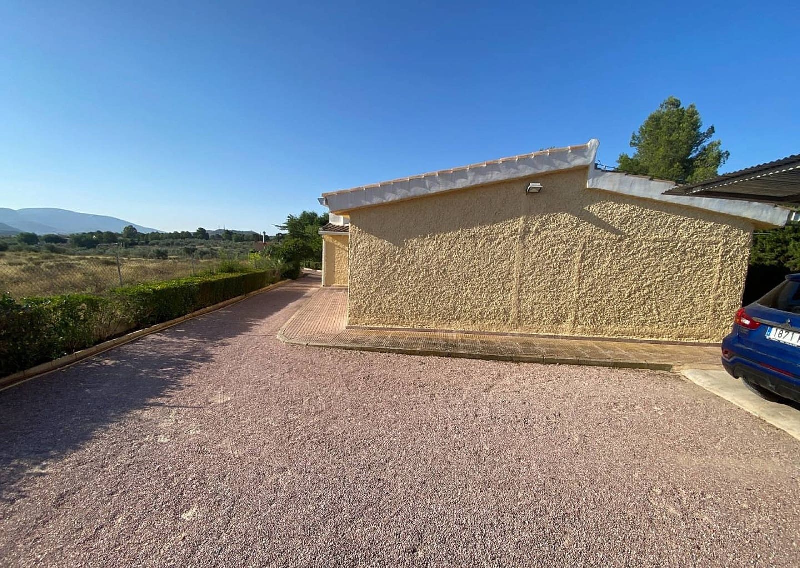 5 soveværelse Villa til salg i Sax med swimmingpool garage - € 299.995 (Ref: 9191383)