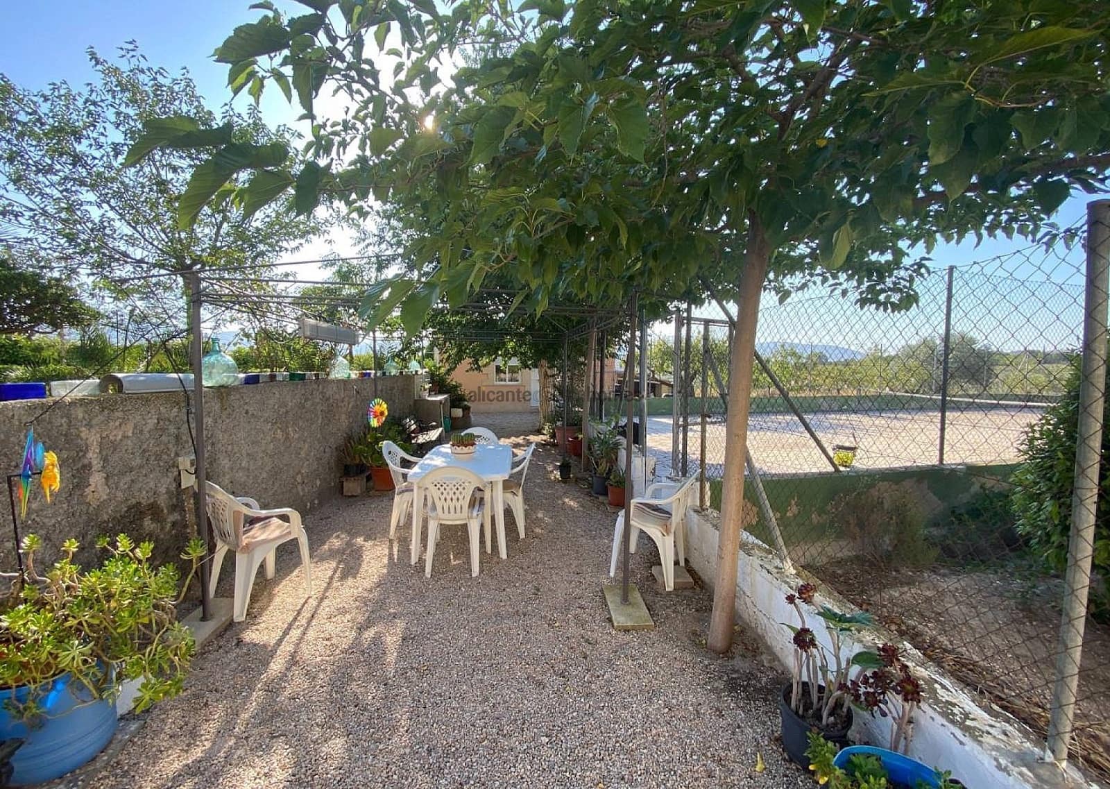 5 bedroom Villa for sale in Sax with pool garage - € 299,995 (Ref: 9191383)