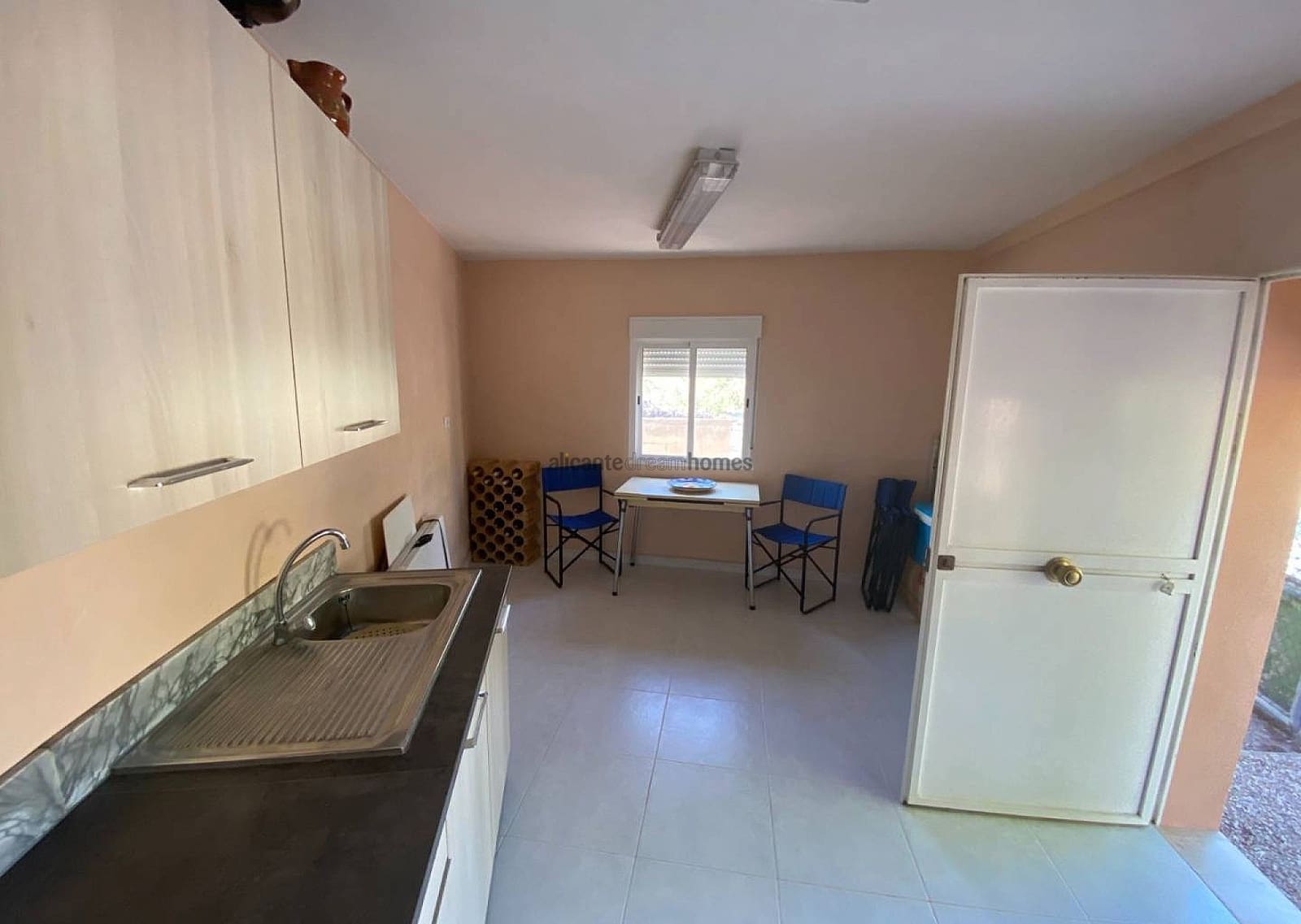 5 bedroom Villa for sale in Sax with pool garage - € 299,995 (Ref: 9191383)