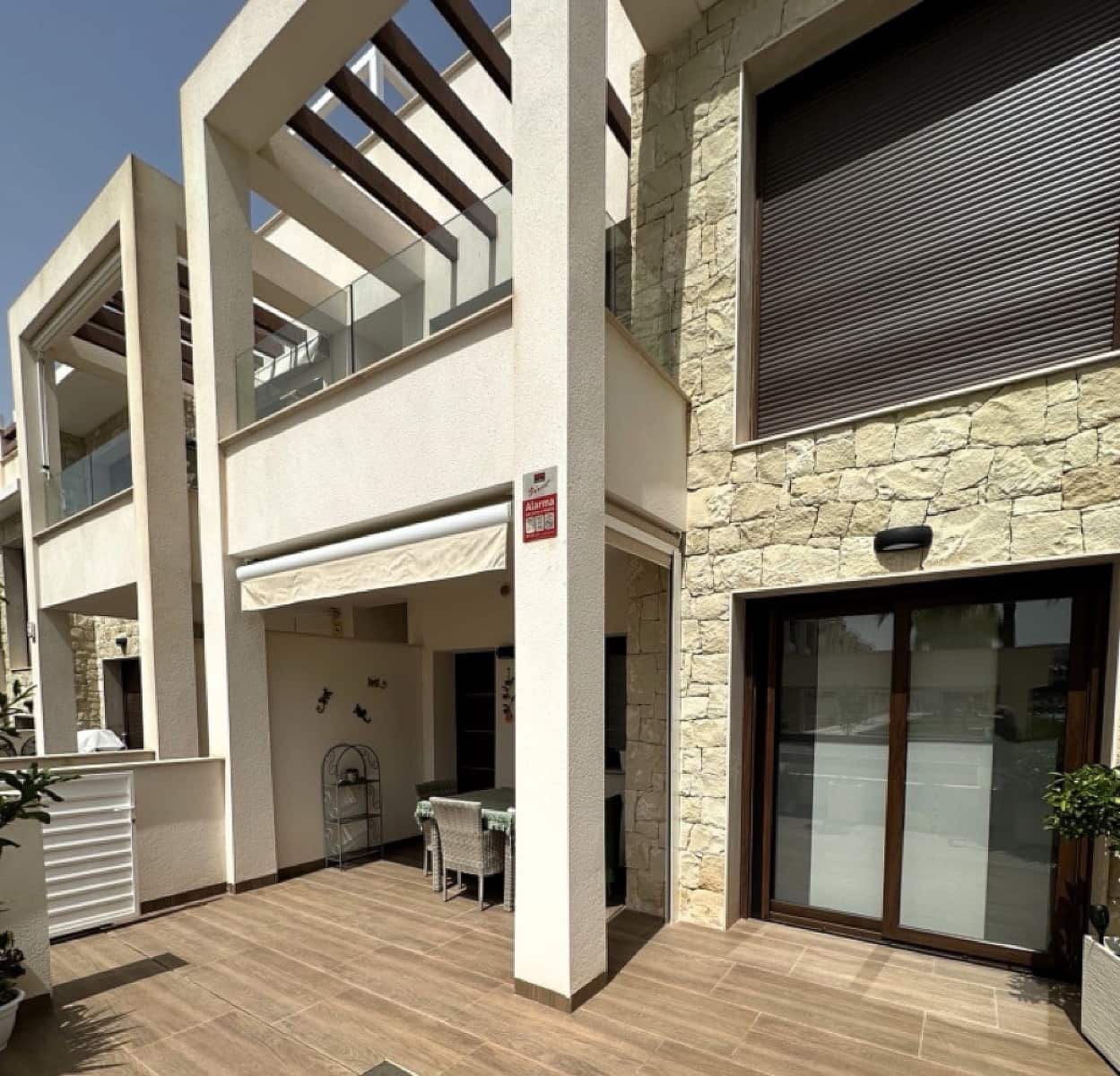 2 soveværelse Bungalow til salg i Torrevieja med swimmingpool garage - € 299.000 (Ref: 9191595)