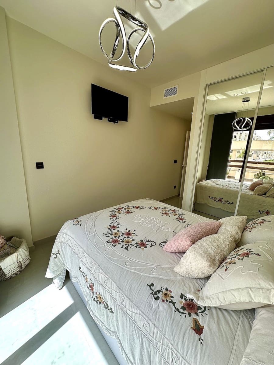 2 soveværelse Bungalow til salg i Torrevieja med swimmingpool garage - € 299.000 (Ref: 9191595)