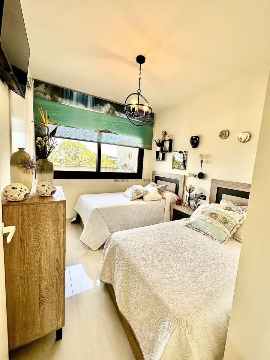 2 soverom Bungalow til salgs i Torrevieja med svømmebasseng garasje - € 299 000 (Ref: 9191595)