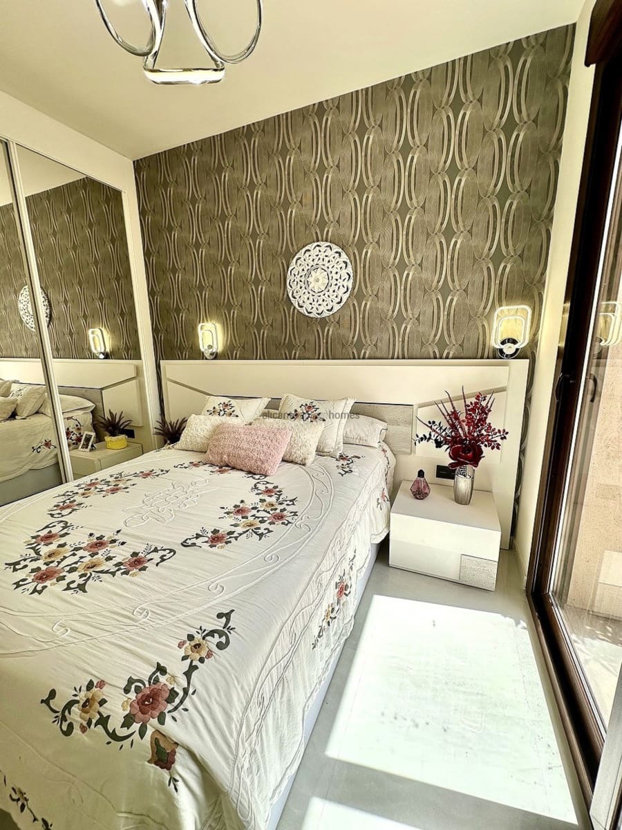 2 soverom Bungalow til salgs i Torrevieja med svømmebasseng garasje - € 299 000 (Ref: 9191595)