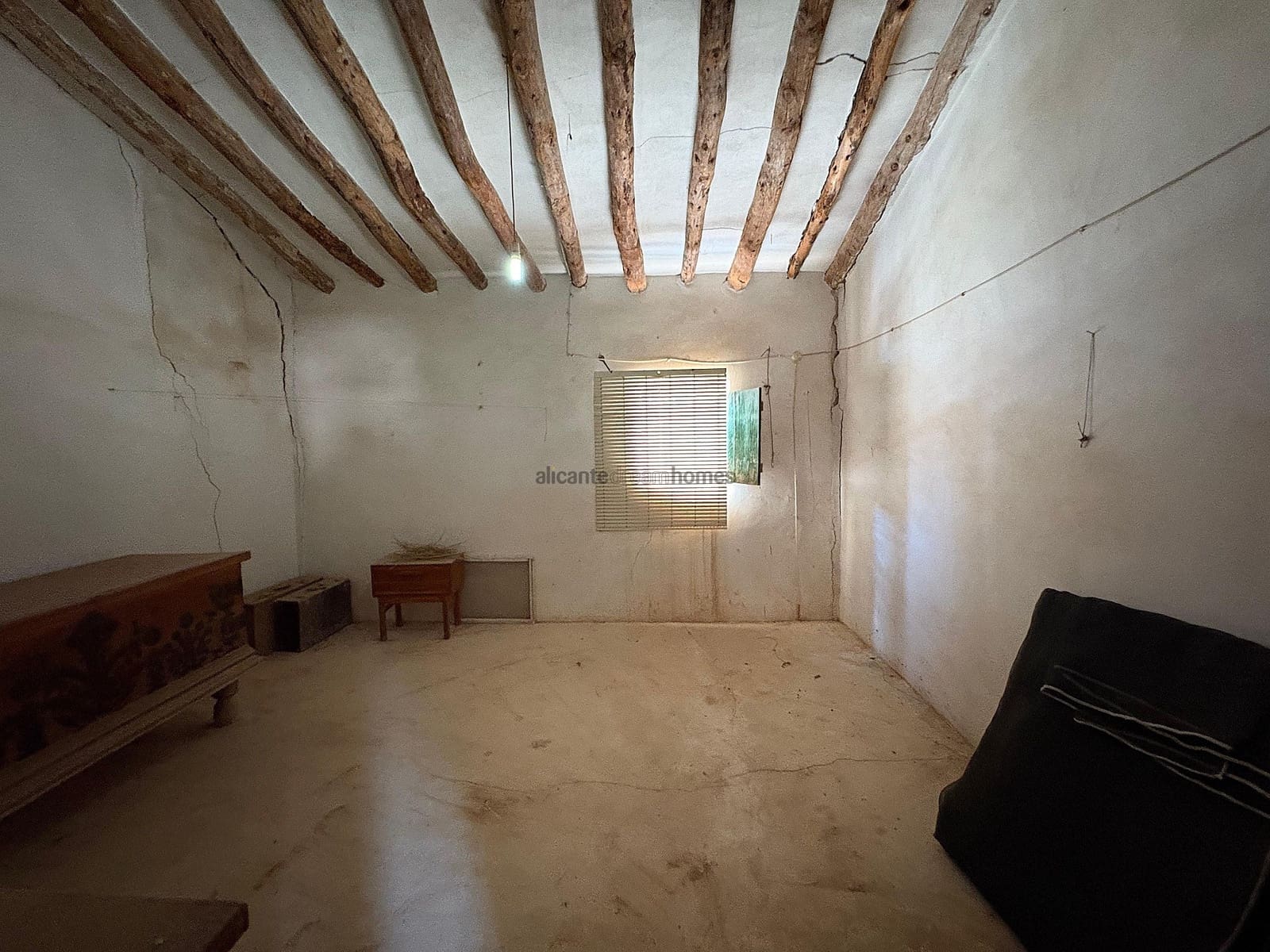 6 soverom Kjedet enebolig til salgs i Pinoso med garasje - € 85 000 (Ref: 9196943)