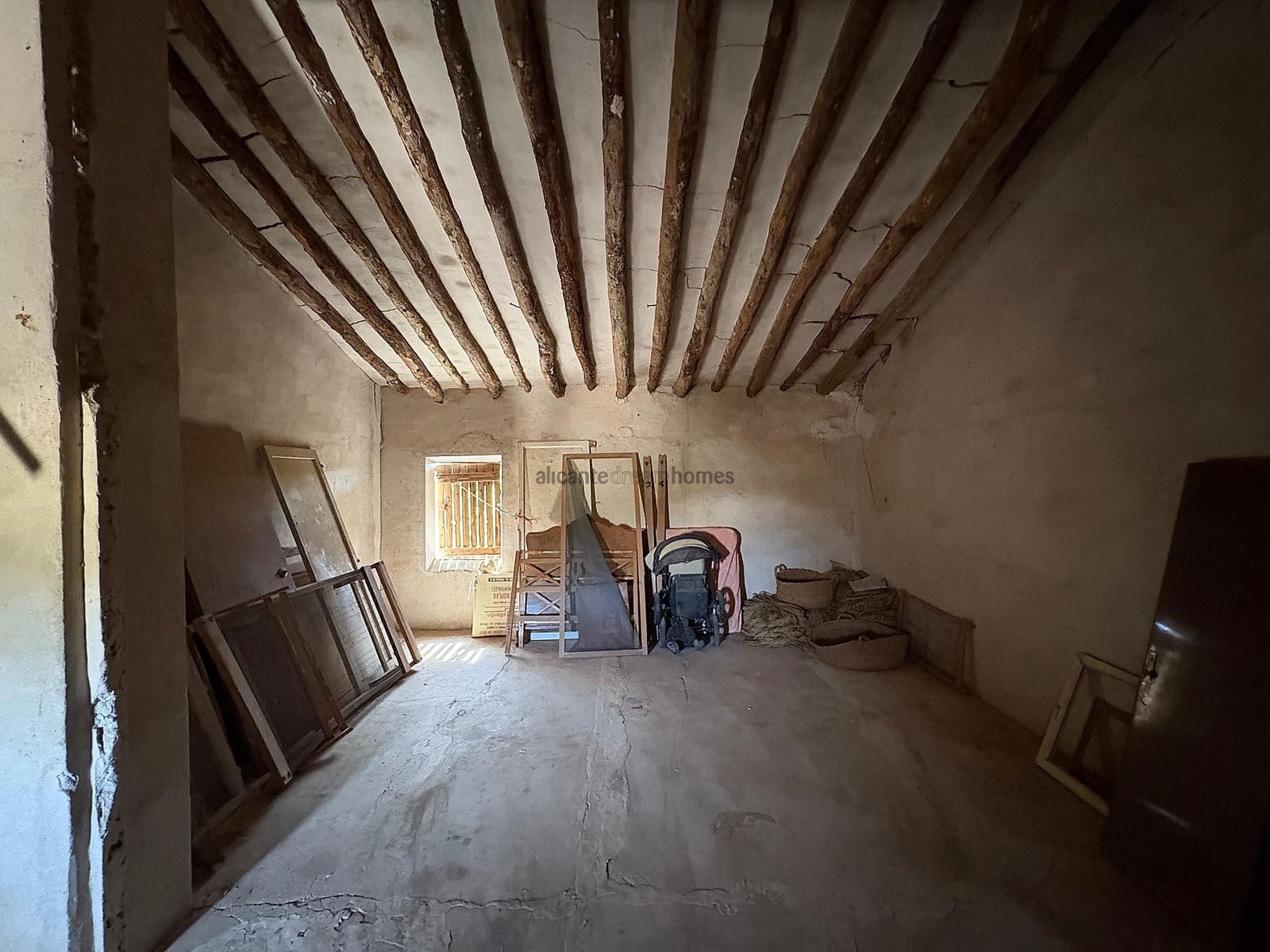 6 soverom Kjedet enebolig til salgs i Pinoso med garasje - € 85 000 (Ref: 9196943)