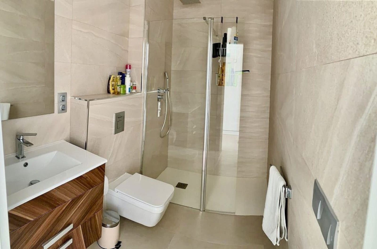 3 bedroom Villa for sale in Daya Vieja with pool - € 399,000 (Ref: 9196944)