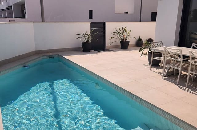 3 soveværelse Villa til salg i Daya Vieja med swimmingpool - € 399.000 (Ref: 9196944)