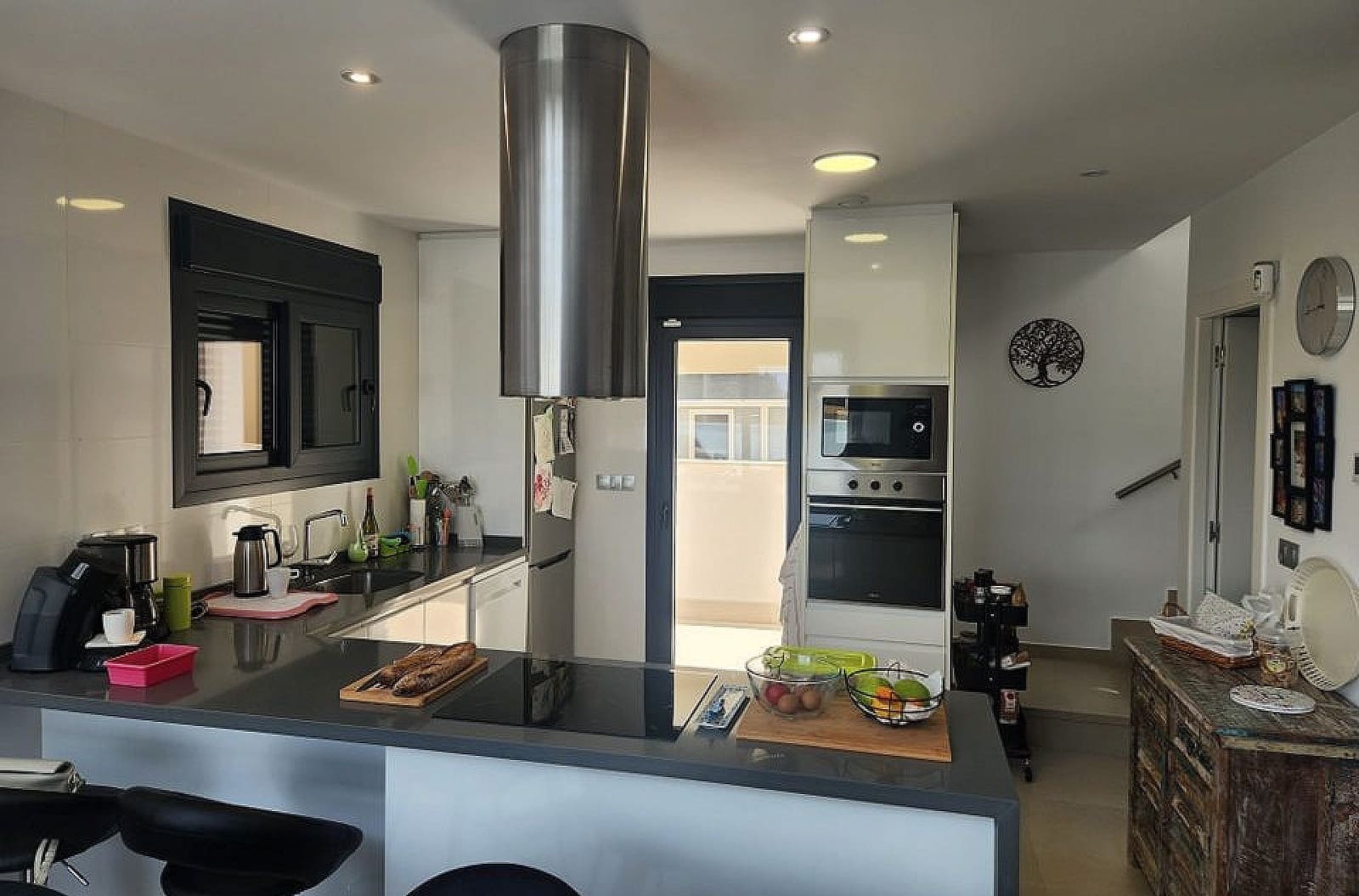 3 bedroom Villa for sale in Daya Vieja with pool - € 399,000 (Ref: 9196944)