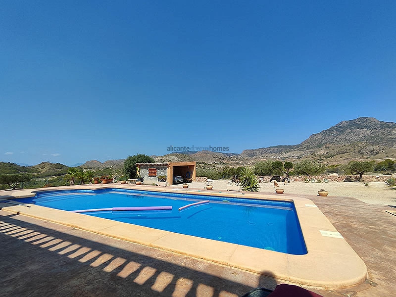 4 bedroom Villa for sale in Fortuna with pool garage - € 309,000 (Ref: 9196947)