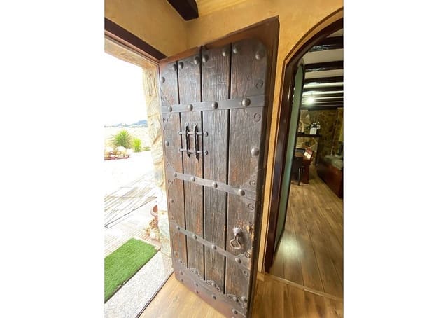 2 soveværelse Finca/Landehus til salg i Sax med garage - € 240.000 (Ref: 9200896)