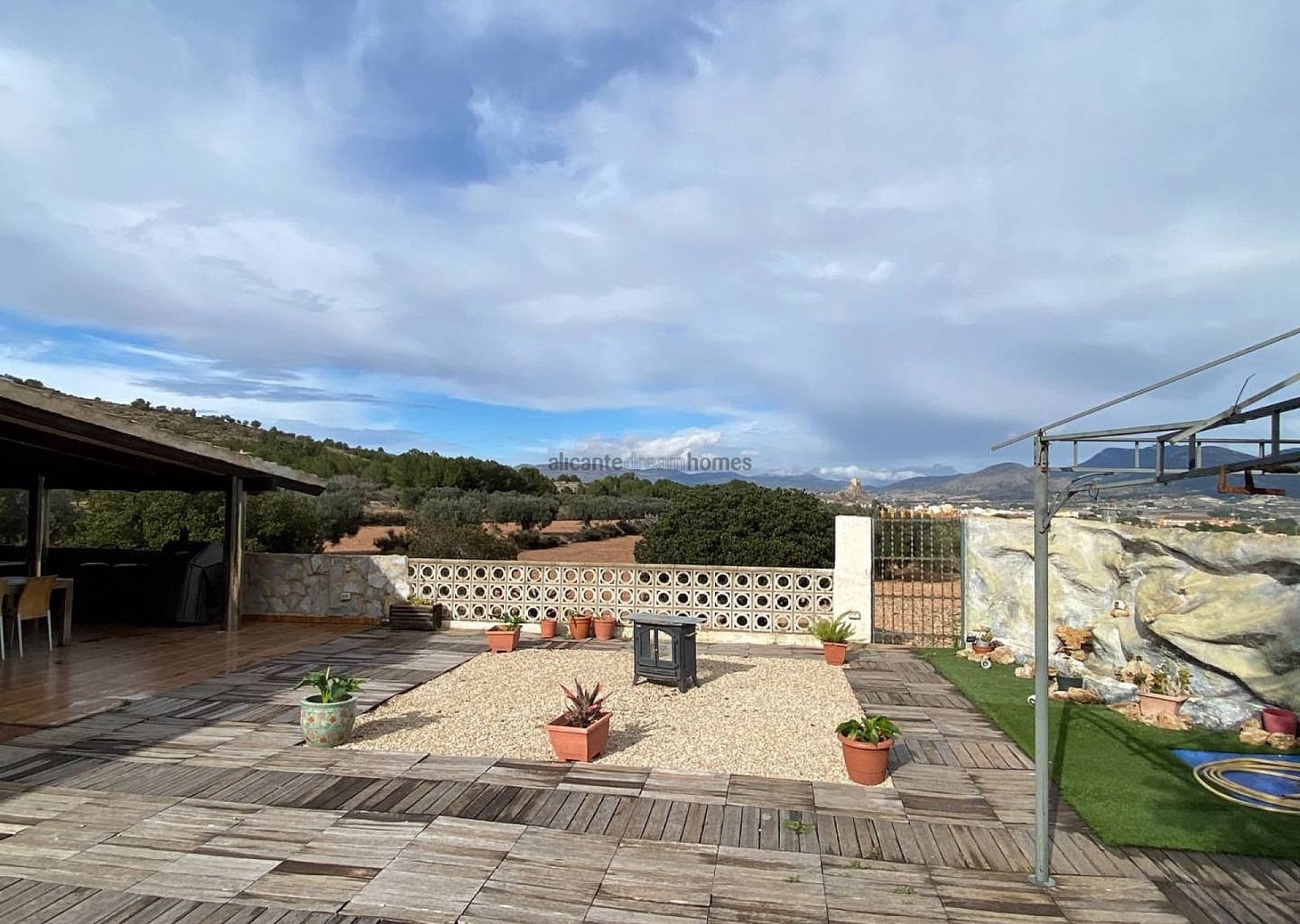2 bedroom Finca/Country House for sale in Sax with garage - € 240,000 (Ref: 9200896)