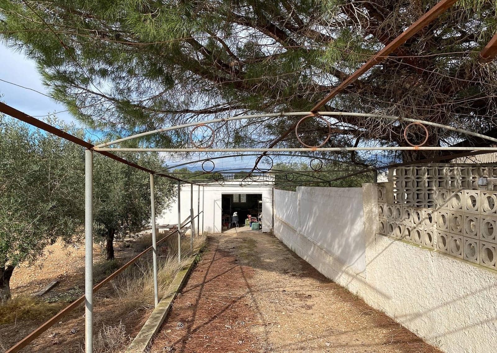 2 bedroom Finca/Country House for sale in Sax with garage - € 240,000 (Ref: 9200896)