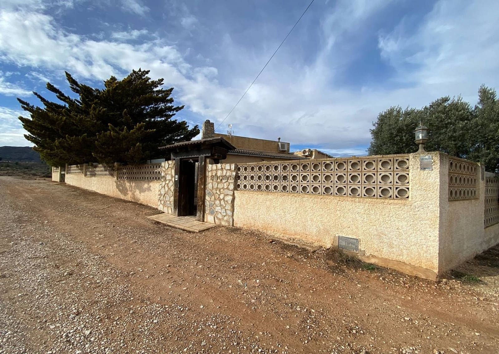 2 bedroom Finca/Country House for sale in Sax with garage - € 240,000 (Ref: 9200896)