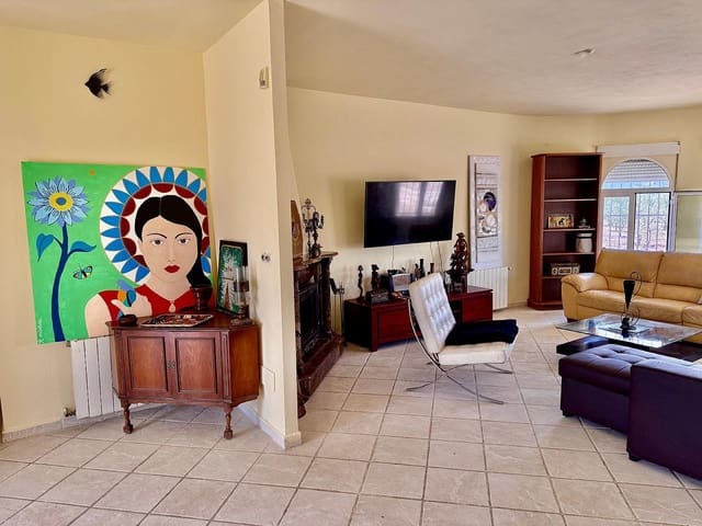 3 bedroom Villa for sale in Onil with garage - € 498,000 (Ref: 9203062)