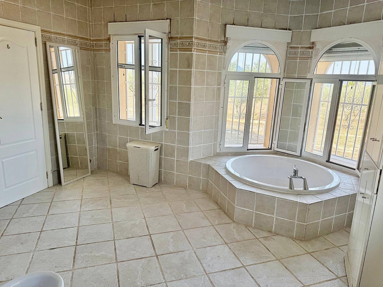 3 soveværelse Villa til salg i Onil med garage - € 498.000 (Ref: 9203062)