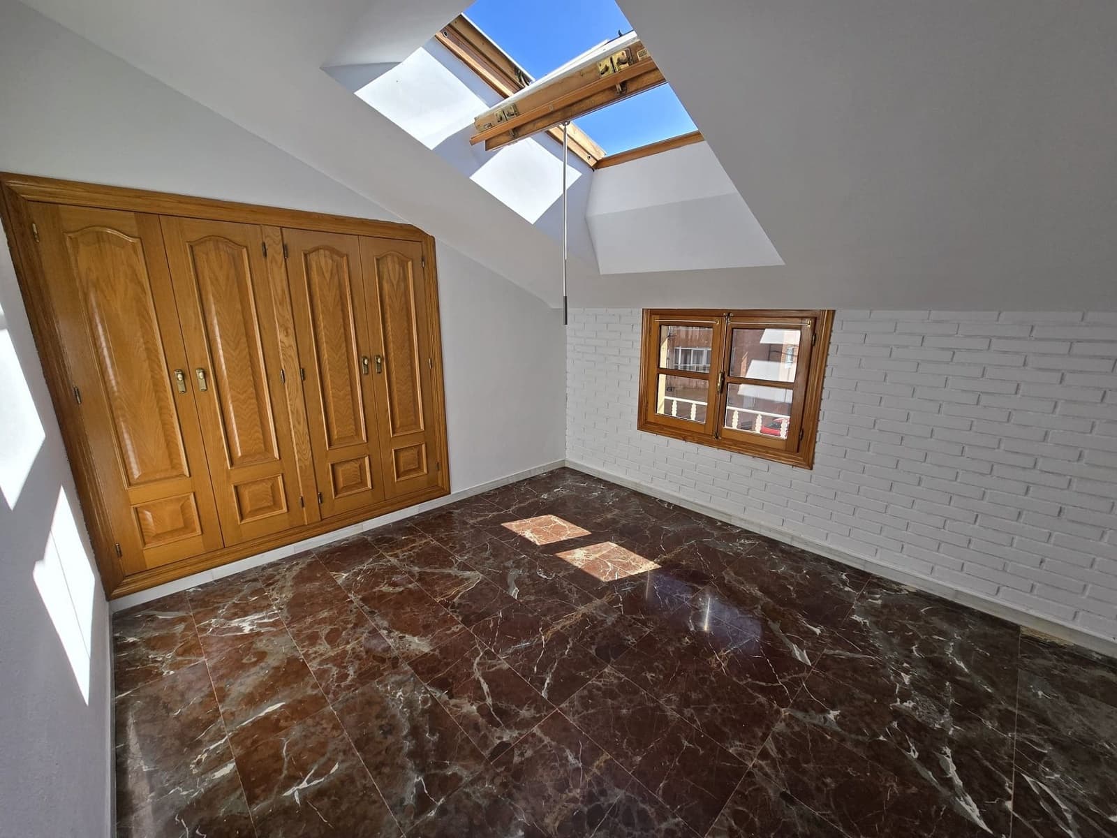 4 sovrum Hus till salu i Sax med garage - 249 000 € (Ref: 9208855)