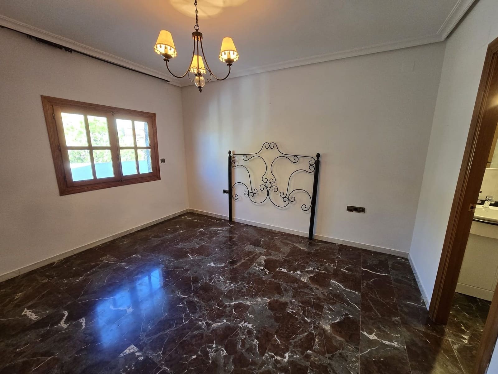 4 sovrum Hus till salu i Sax med garage - 249 000 € (Ref: 9208855)