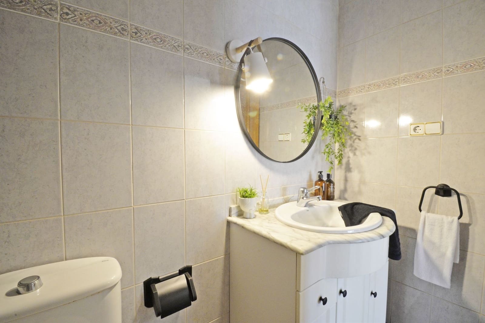 4 bedroom Townhouse for sale in Sax with garage - € 249,000 (Ref: 9208855)