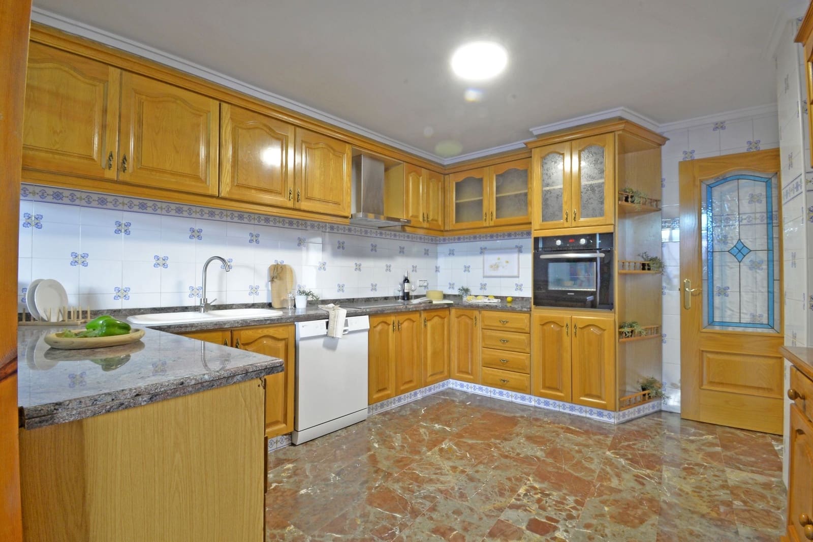 4 bedroom Townhouse for sale in Sax with garage - € 249,000 (Ref: 9208855)