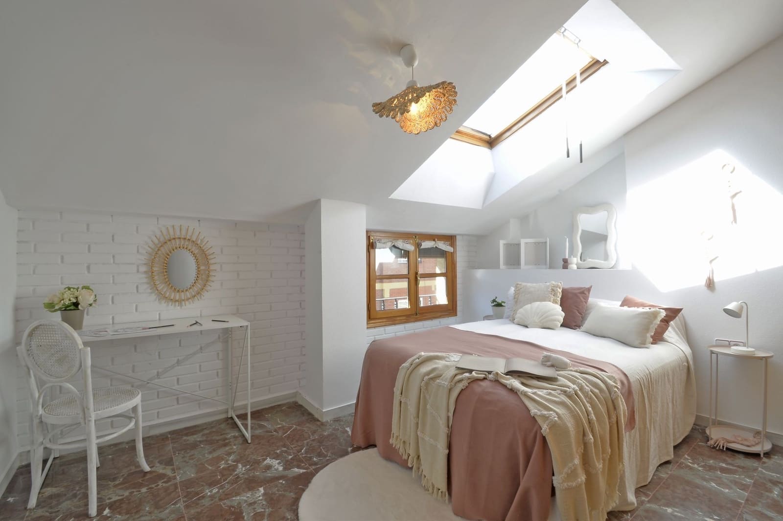 4 bedroom Townhouse for sale in Sax with garage - € 249,000 (Ref: 9208855)