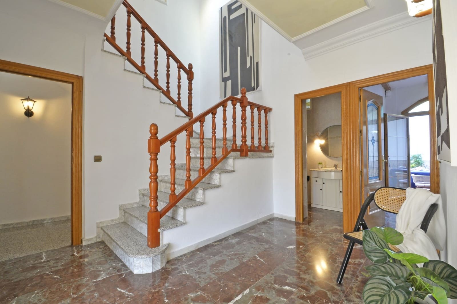 4 bedroom Townhouse for sale in Sax with garage - € 249,000 (Ref: 9208855)