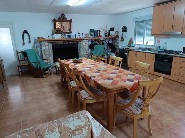 3 sovrum Villa till salu i Yecla med pool - 195 000 € (Ref: 9208860)