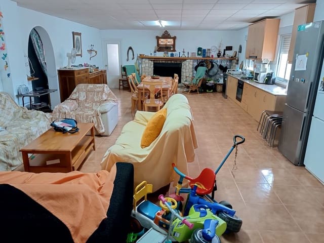 3 sovrum Villa till salu i Yecla med pool - 195 000 € (Ref: 9208860)