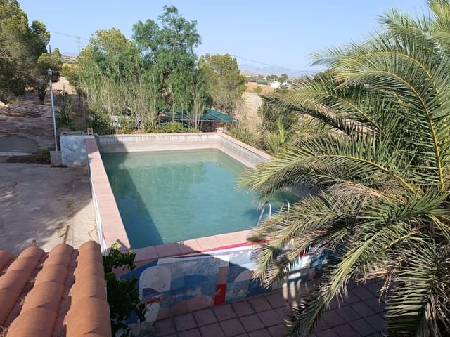 3 sovrum Villa till salu i Yecla med pool - 195 000 € (Ref: 9208860)