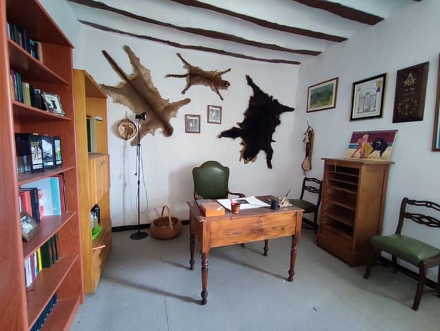 6 bedroom Finca/Country House for sale in Yecla - € 675,000 (Ref: 9208865)