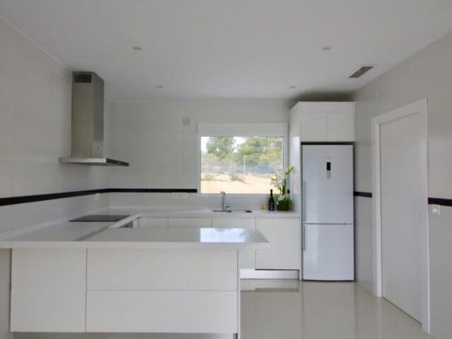 3 bedroom Villa for sale in Pinoso - € 335,000 (Ref: 9208876)