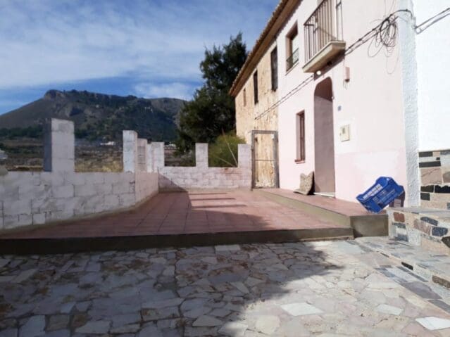 5 bedroom Villa for sale in La Romana - € 110,000 (Ref: 9208879)