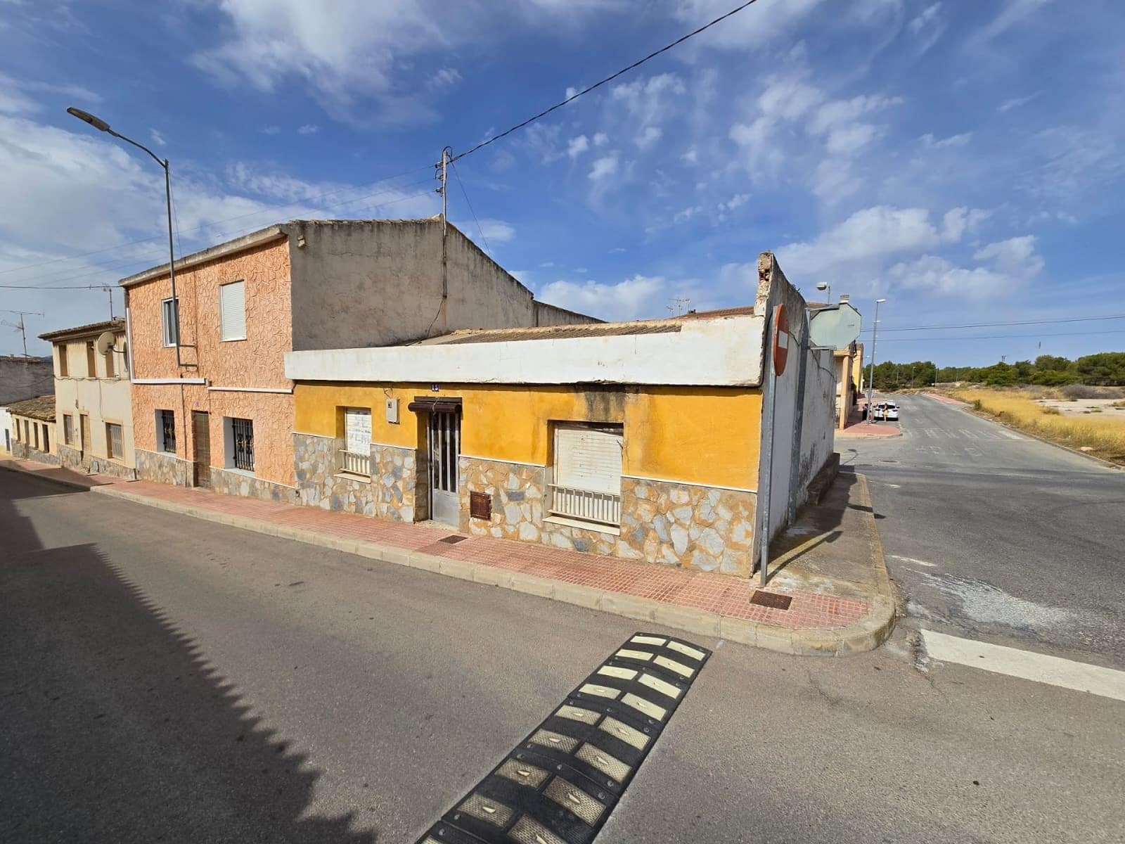 5 soveværelse Byhus til salg i Sax - € 189.950 (Ref: 9215792)