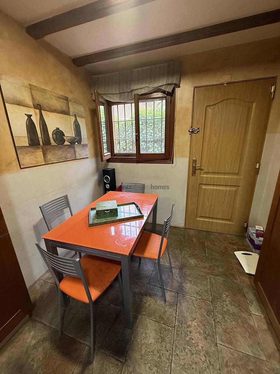 4 chambre Villa/Maison à vendre à Elda avec garage - 385 000 € (Ref: 9231918)